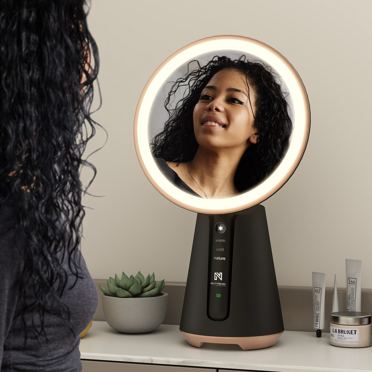 180&#xB0; Rotatable Handheld LED Vanity Mirror with Smart Button