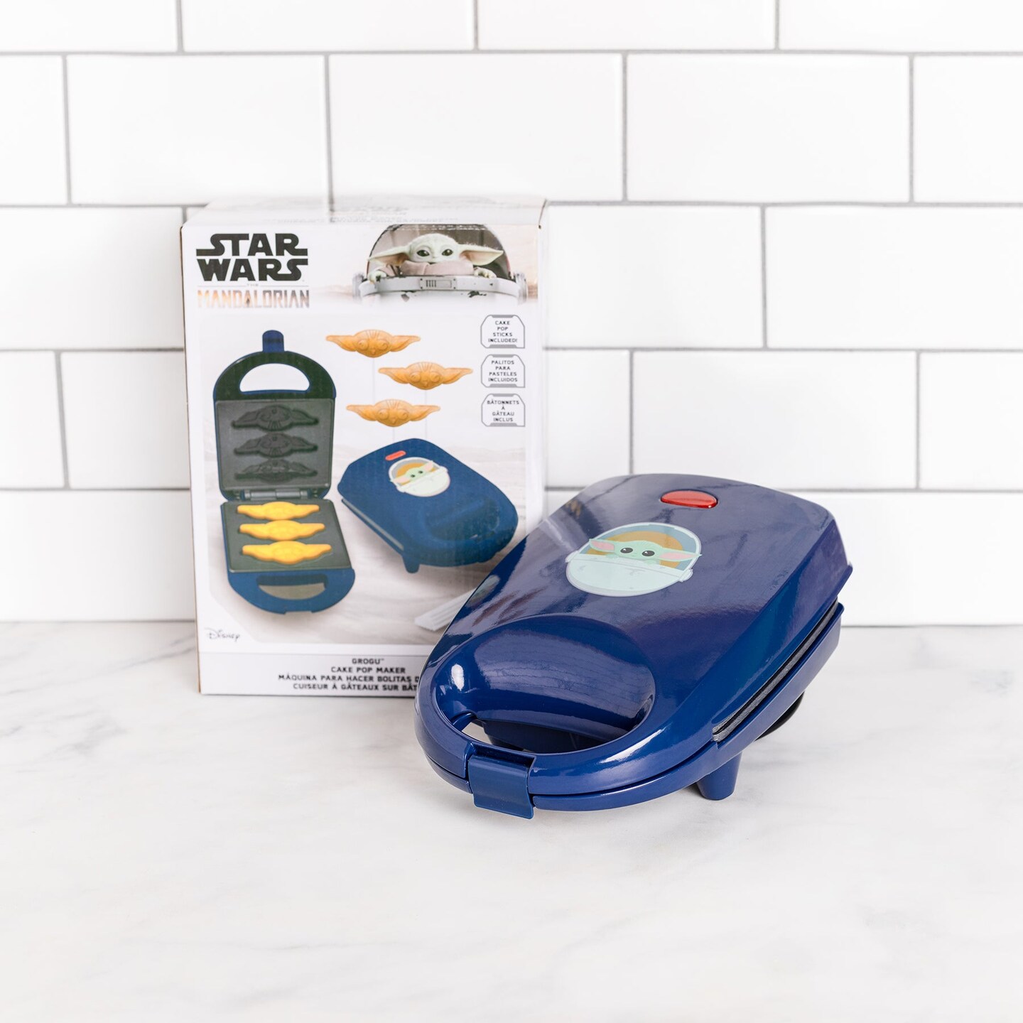 Uncanny Brands Star Wars The Mandalorian Grogu Cake Pop Maker