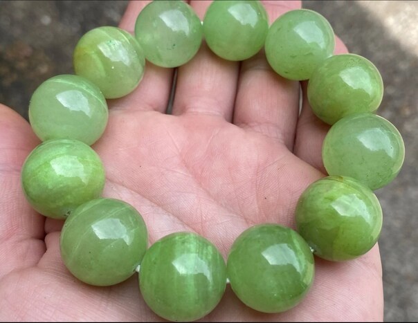 Natural Green Jade Bracelet – 14mm Round Beads, Elastic 7.5'' Vintage Style