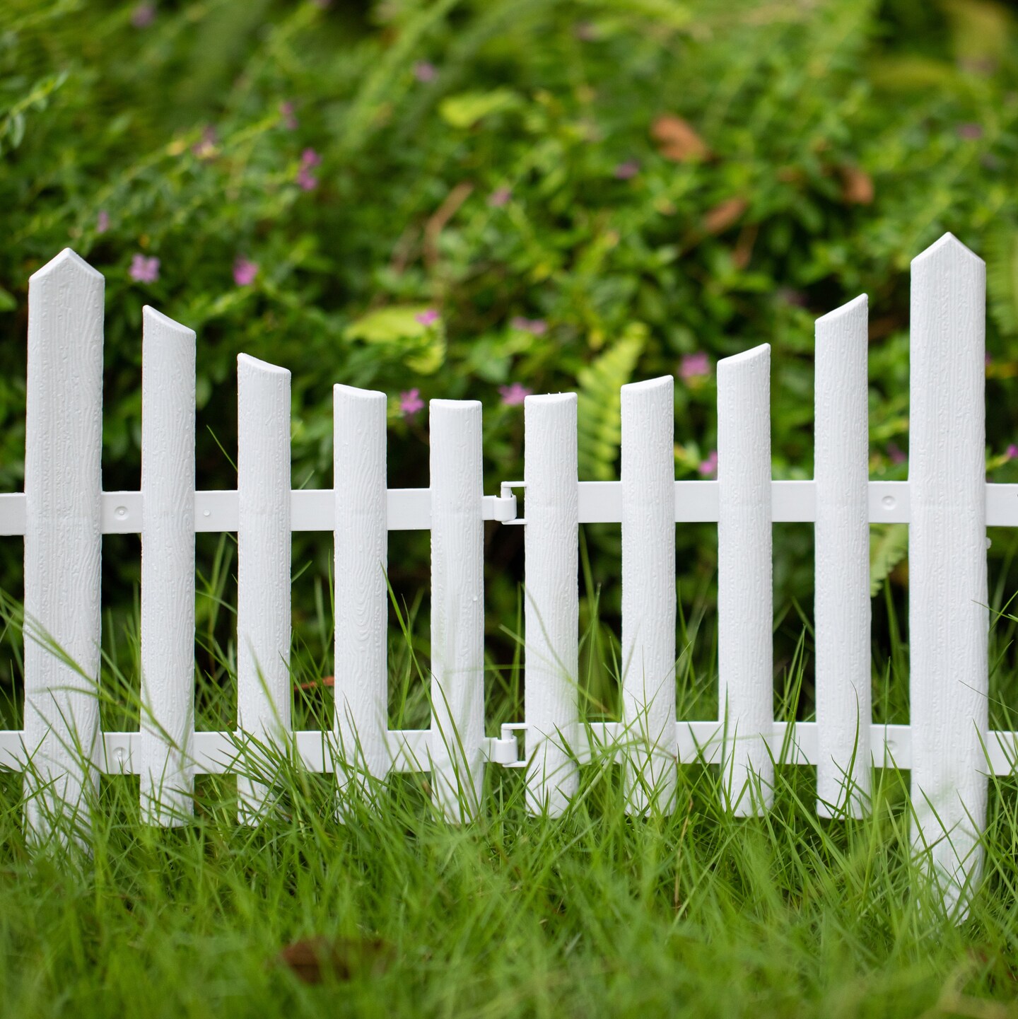 Decorative Garden Border Edgings Picket Fence, High Quality Fencing for Gardens, Landscape Edging, Pathways, Flower Beds, to Provide Protection from Animals like Dogs, Cats, and More 4 Piece Set White