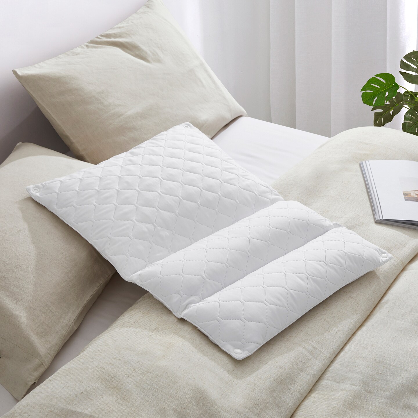 PeaceNest Adjustable Folding Polyester Pillow