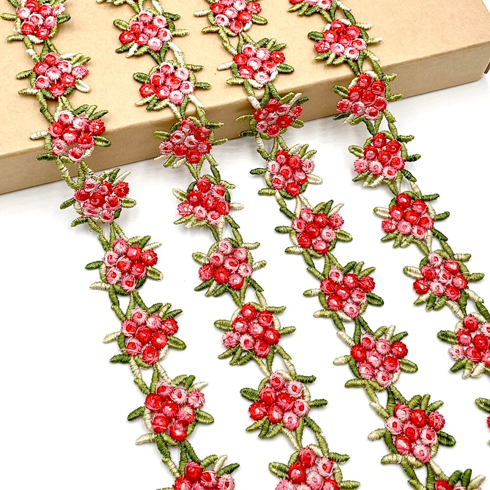 Designer&#x27;s Shop Rose Floral with Green leaf Lace trim 1-1/4&#x201D; ( 32 mm) x 5 yards
