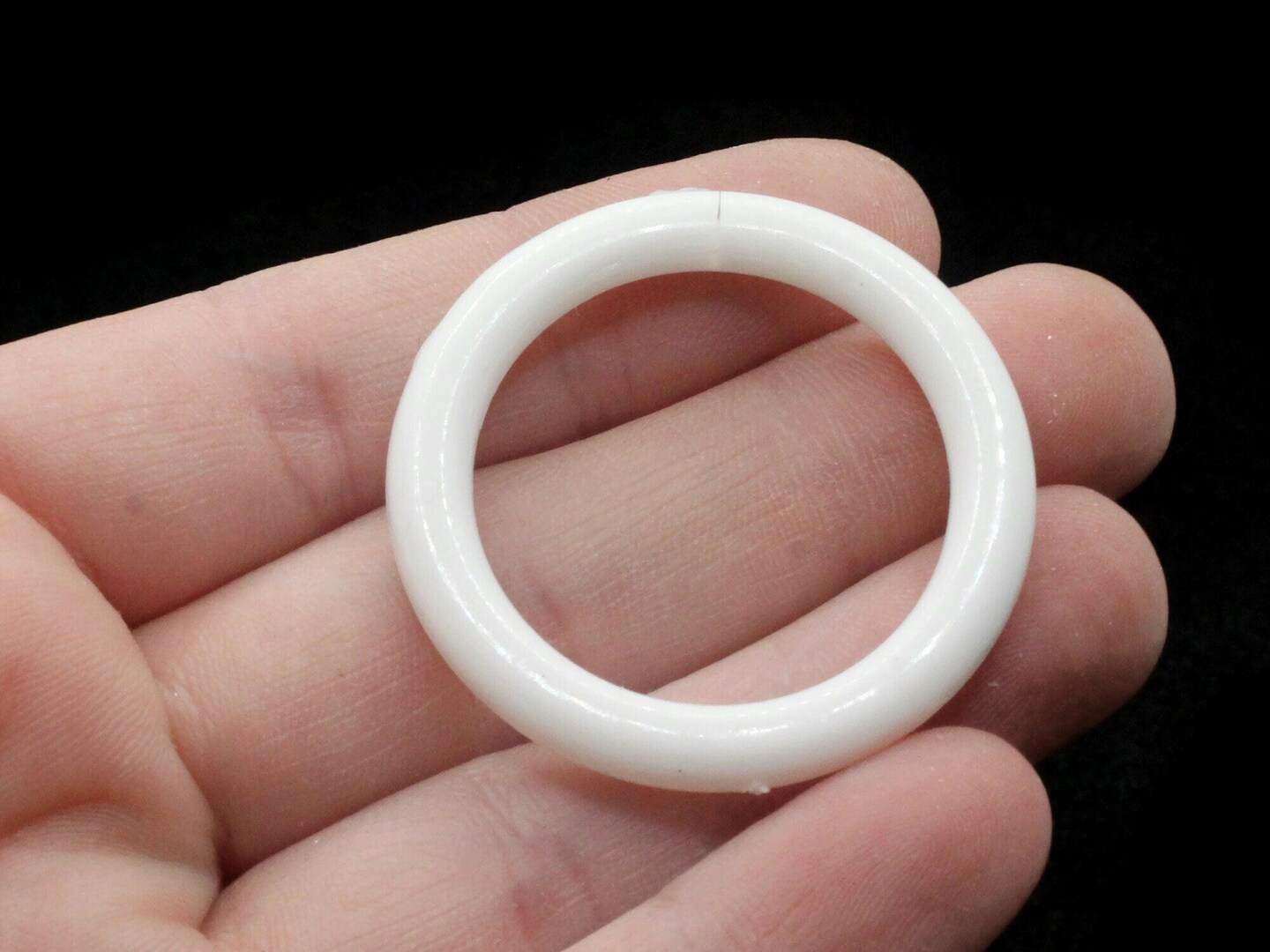 8 38mm White Ring Beads Vintage Plastic Links