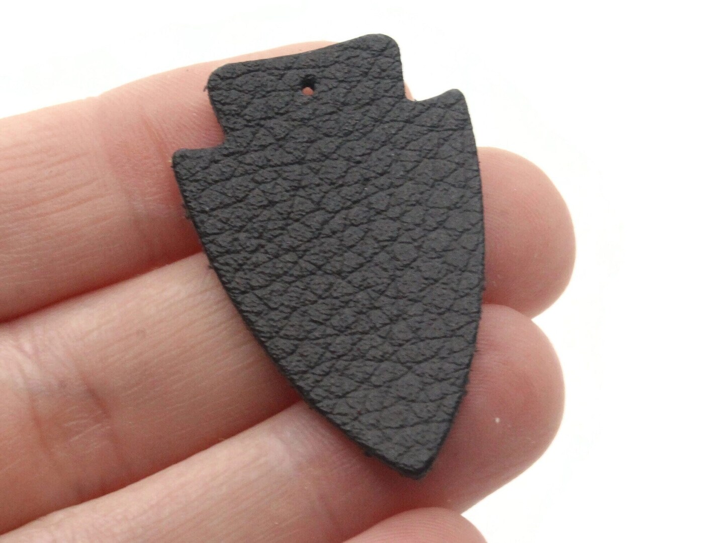 4 37mm Mixed Color Leather Arrowhead Pendants