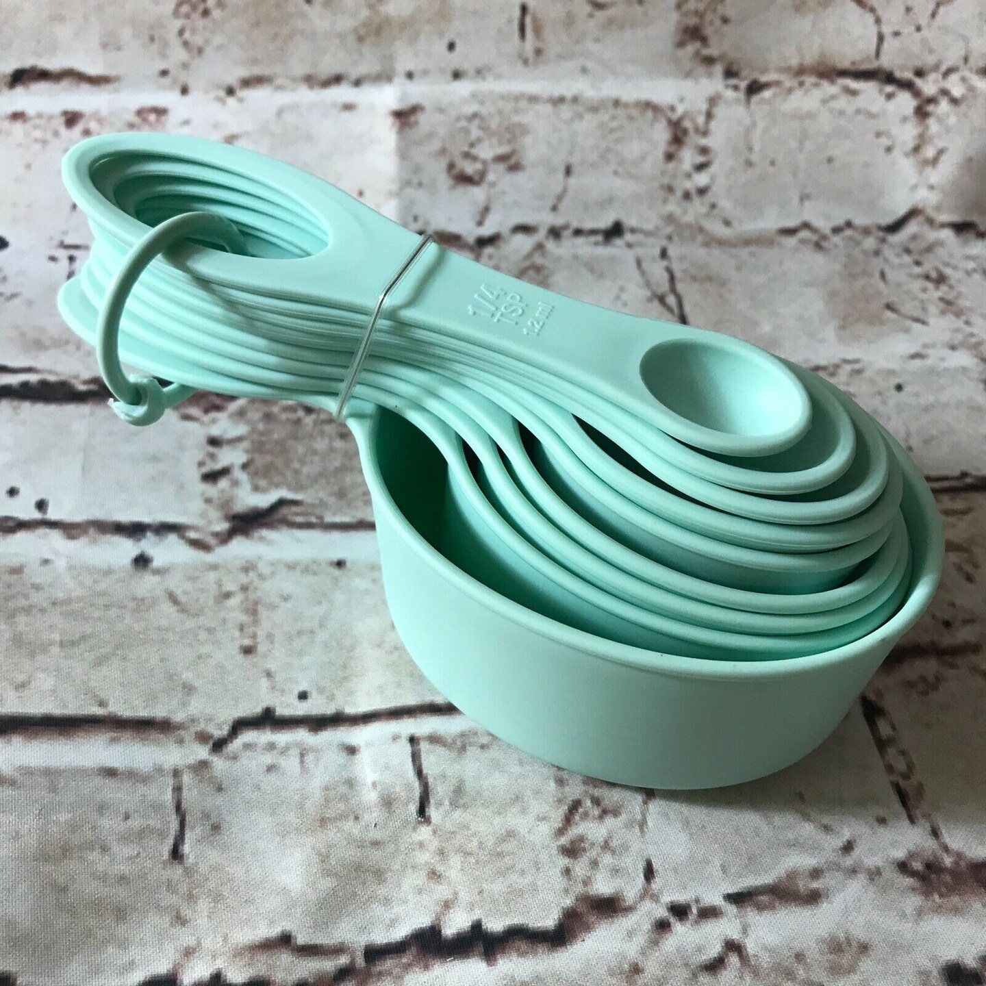Plastic Oval Measuring Cups and Spoons 9 pcs