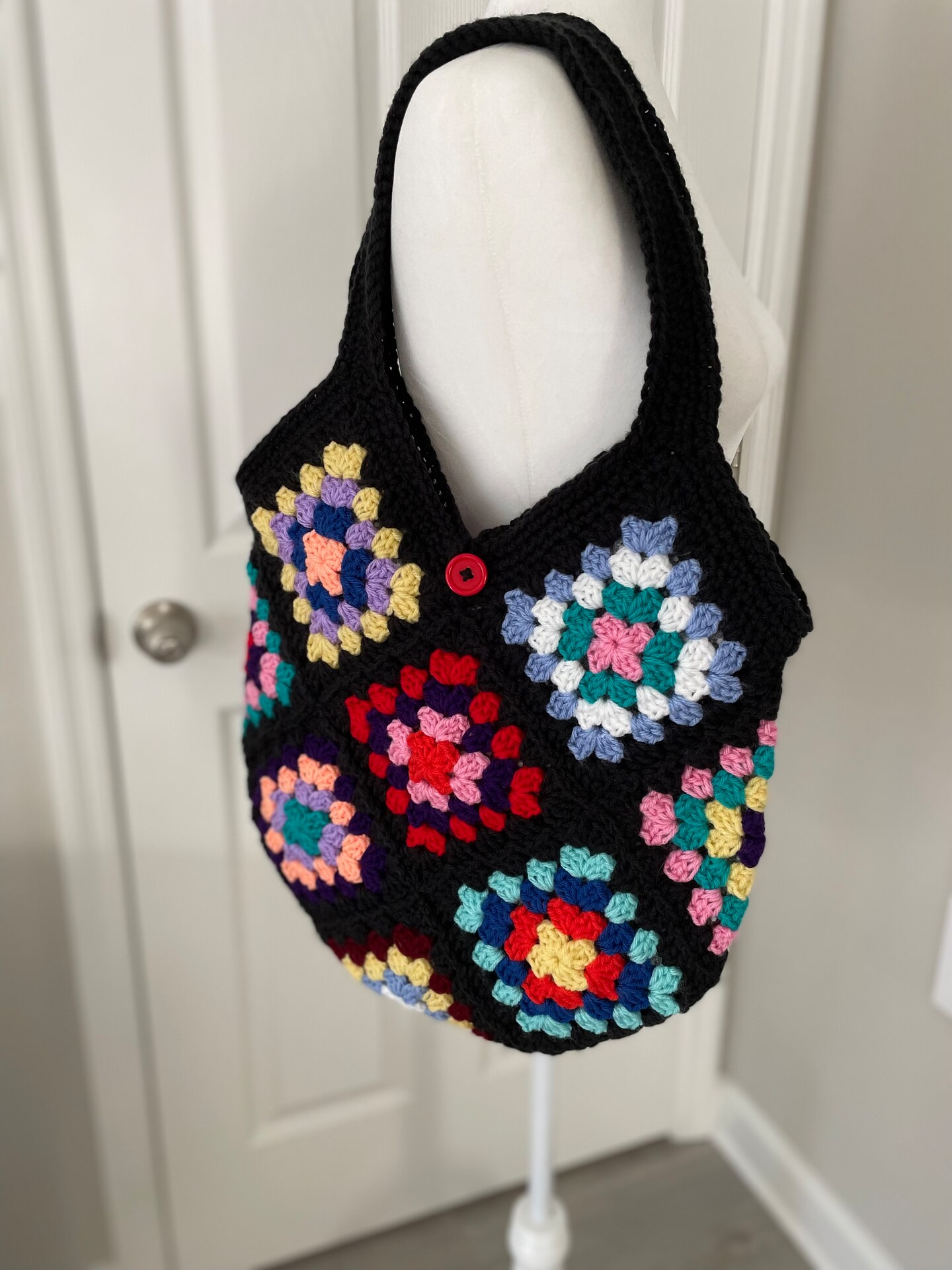 Vintage Woven Knit Crochet Purse, Handbag, Tote off White/tan and Red  Flower, Vintage Boho Knit Crochet Bag, Crochet Scalloped Pattern Bag. - Etsy