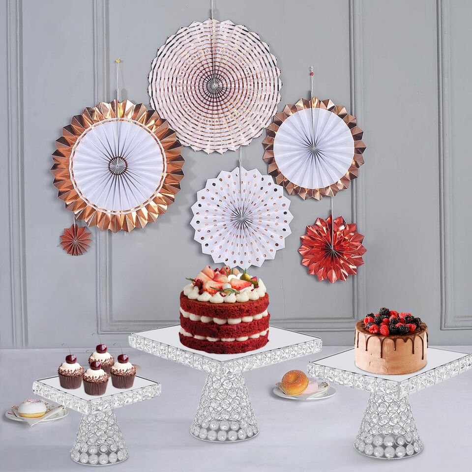 New silver metal cake stand set with mirror tray for dessert decoration.