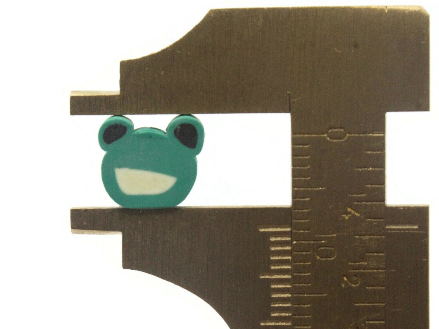 20 Green Frog Head Miniature Animal Polymer Clay Beads