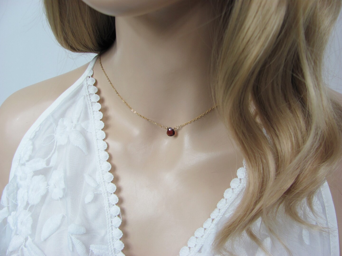 Dainty deals garnet necklace