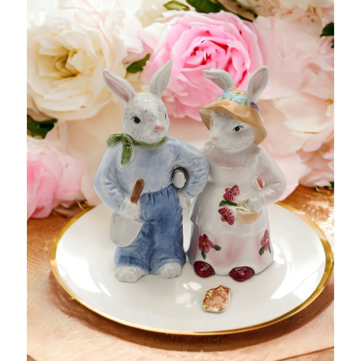 kevinsgiftshoppe Cute Bunny Rabbit Farmers Salt and Pepper Shakers Home Decor   Kitchen Decor Spring or Easter Decor
