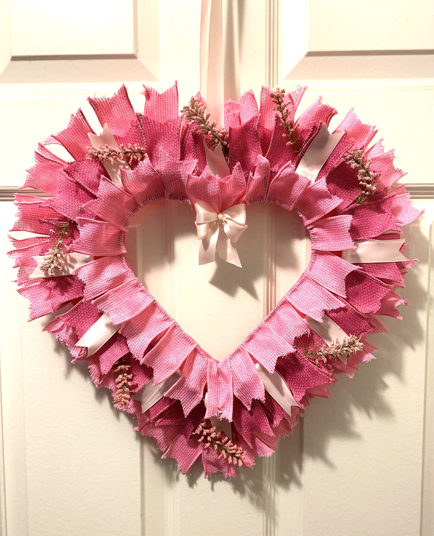 Valentine Wreath/ Valentines Day Wreath/ Valentines Wreaths for Front Door/  Burlap Wreath/ Heart Wreath/ Red Love Wreath/ Red Valentine 