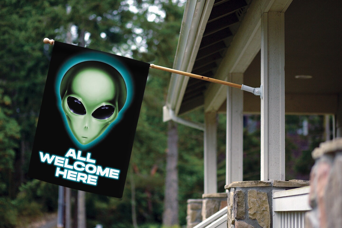 Aliens Welcome Here Decorative Ufo Flag