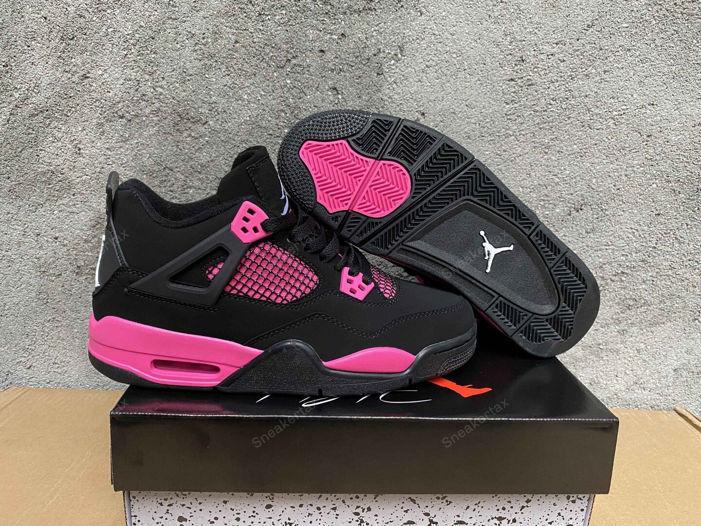 Jordan 4 Pink Thunder
