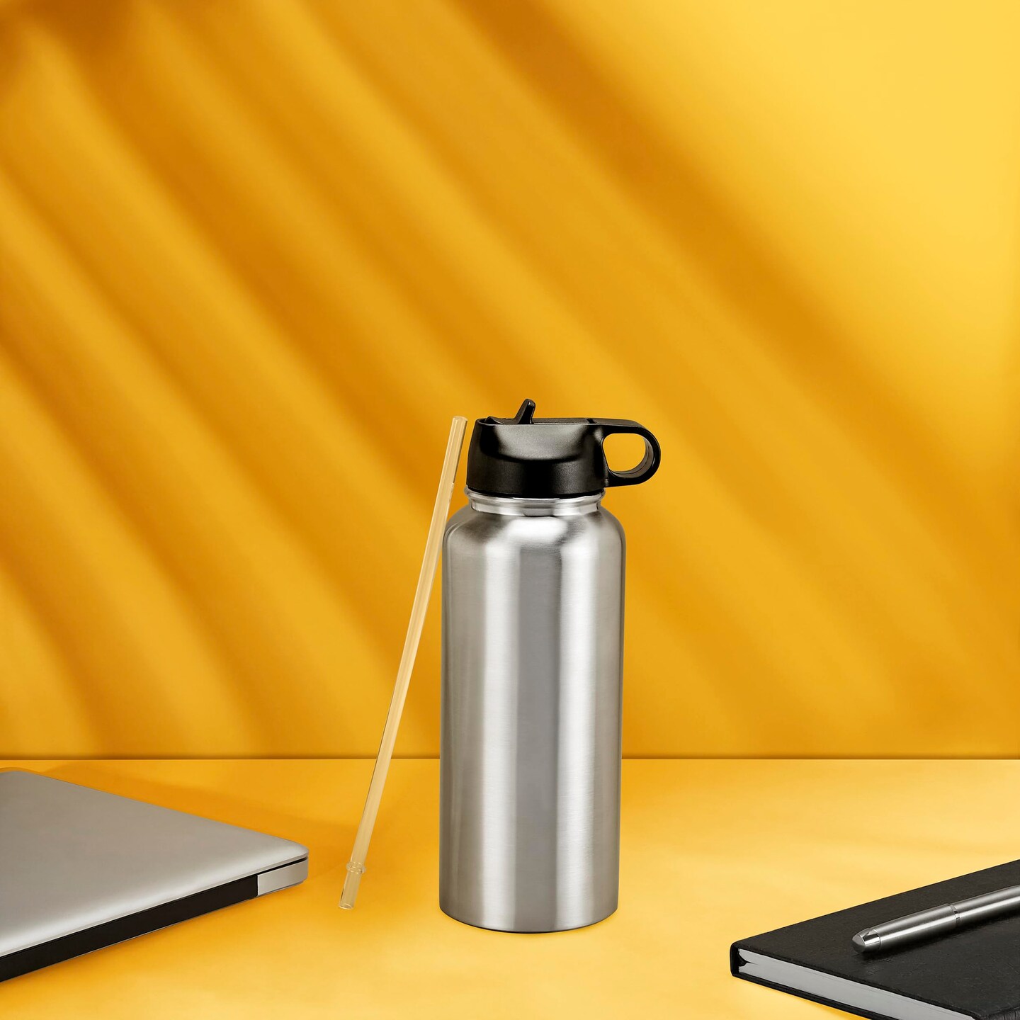 MakerfloHydro Powder Coated Tumbler,Sipper Water Bottle With Handle,Stainless Steel Double Wall Insulated,BPA Free Rust Free Plain Tumblers,Travel Flask with Spill Proof Lid & Straw (White,32oz,1 Pc)