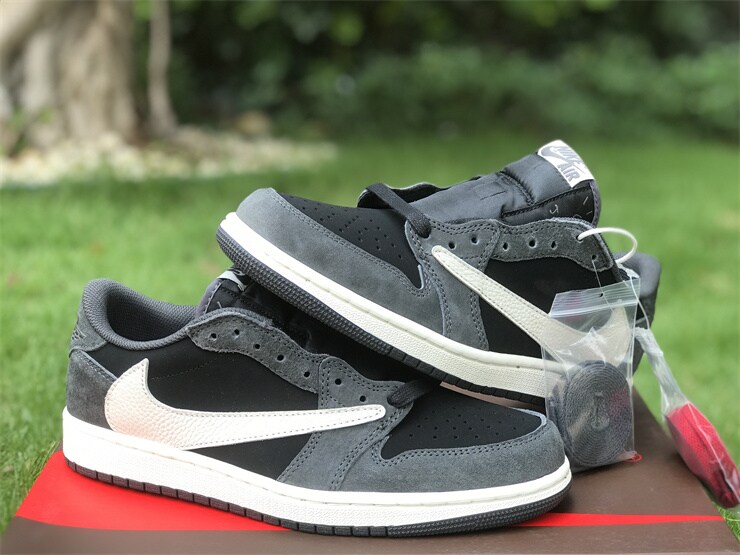 AIR JORDAN 1 LOW FRAGMENT X TRAVIS SCOTT SNEAKERS SIZE: UK6