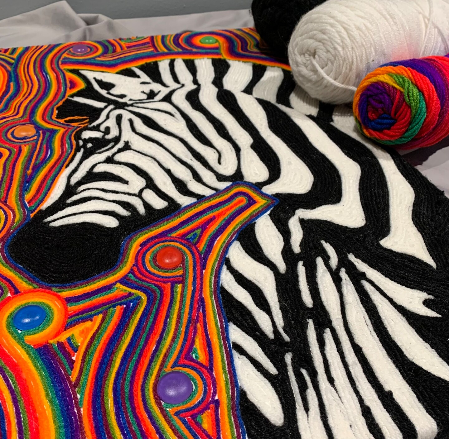 絵画 Zebrappy Rainbow Zebra Head”, 300 pcs. Puzzle by MB Games. Art by