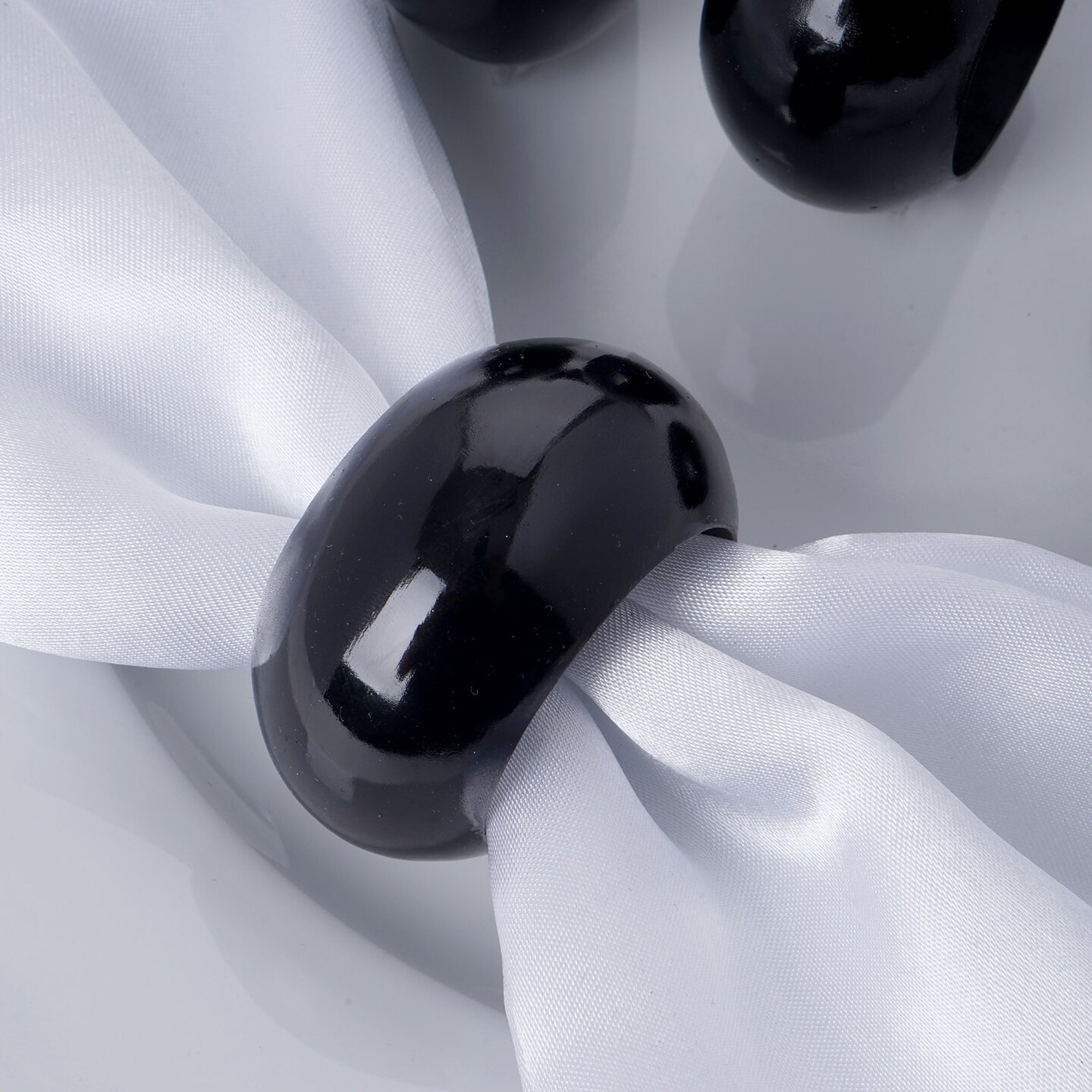 24-Pieces Acrylic Napkin Rings Set