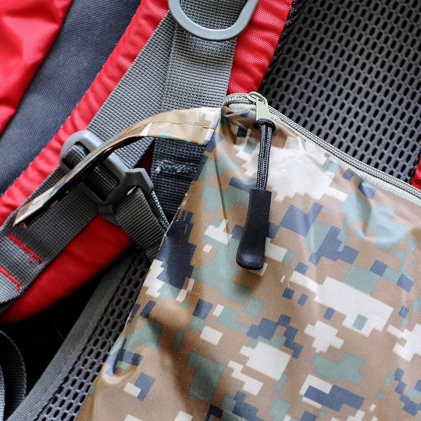 Zipper Pulls, Durable Zipper Pull Tab Replacement Zip Tab Tag Cord Extension Fixer Helper for Luggage, Jackets, Boots, Backpack, Purse, Handbags - Black, 12 Pcs