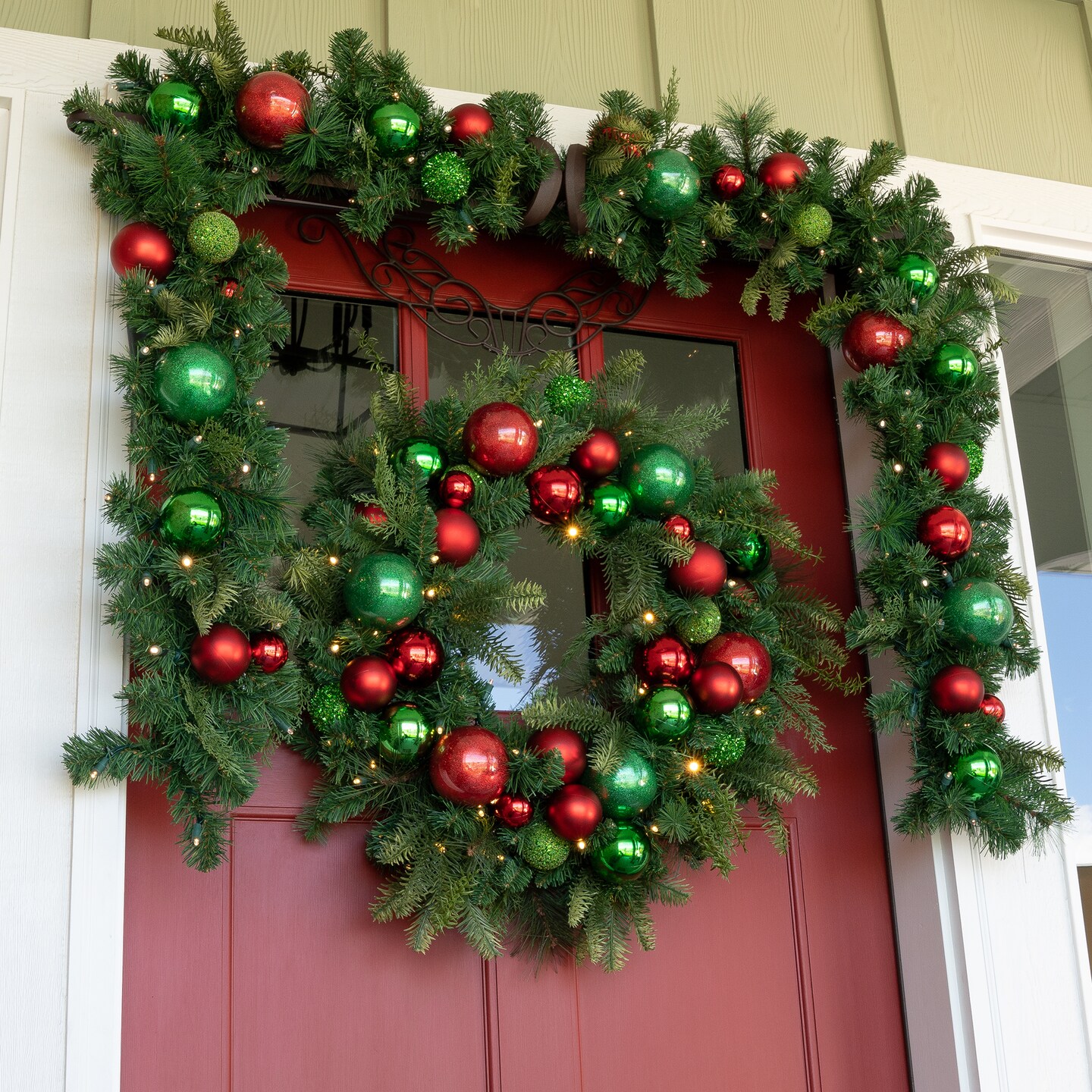 Lighted Christmas Wreath - Christmas Cheer