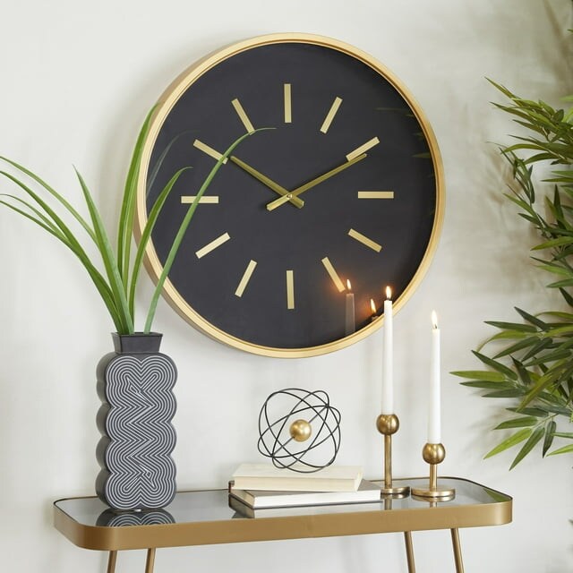 DecMode 24&#x22; Black Metal Wall Clock with Gold Accents