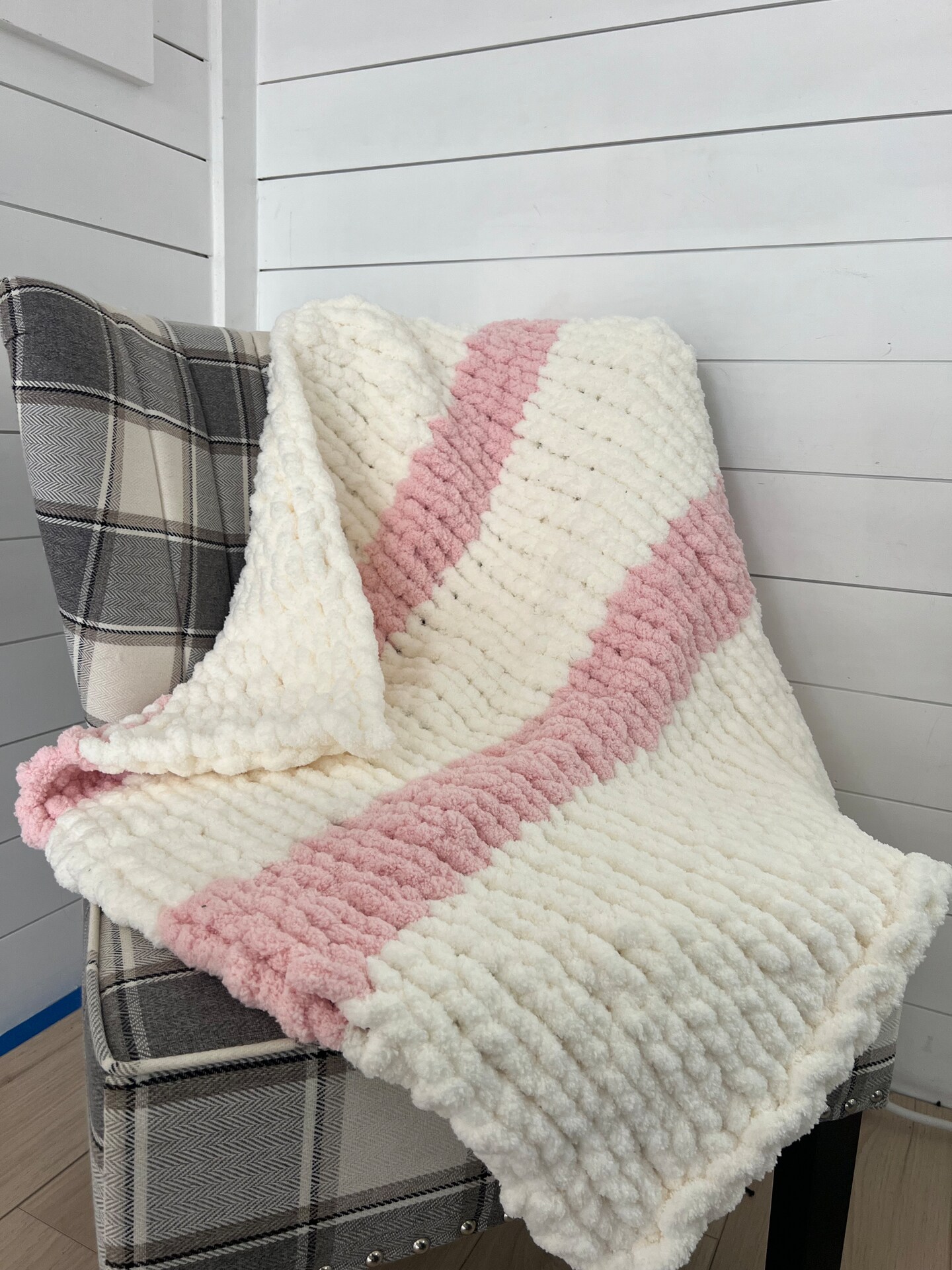 Crochet blanket, soft blanket, store blanket and pillow set, pink and white kid blanket, throw, crochet, knit, pink girls blanket, soft fluffy