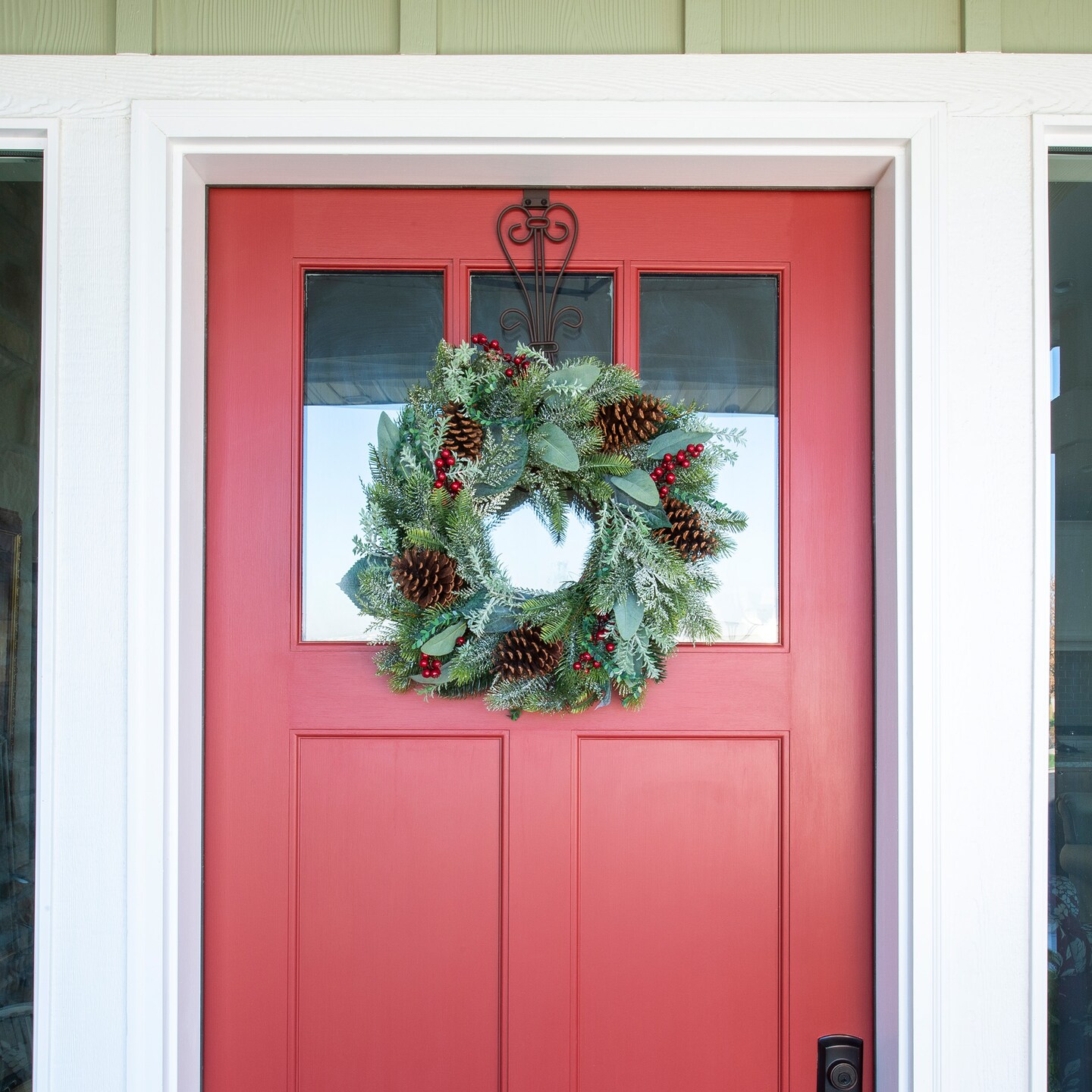Lighted Christmas Wreath - Winter Frost
