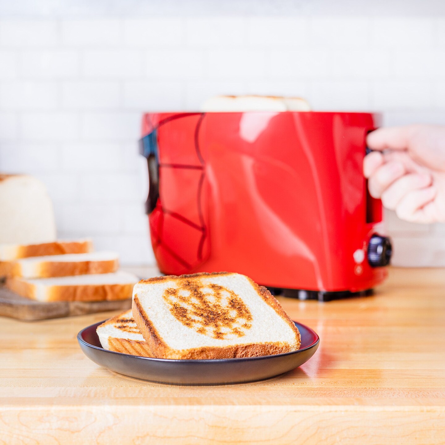 Uncanny Brands Marvel Spiderman Halo Toaster
