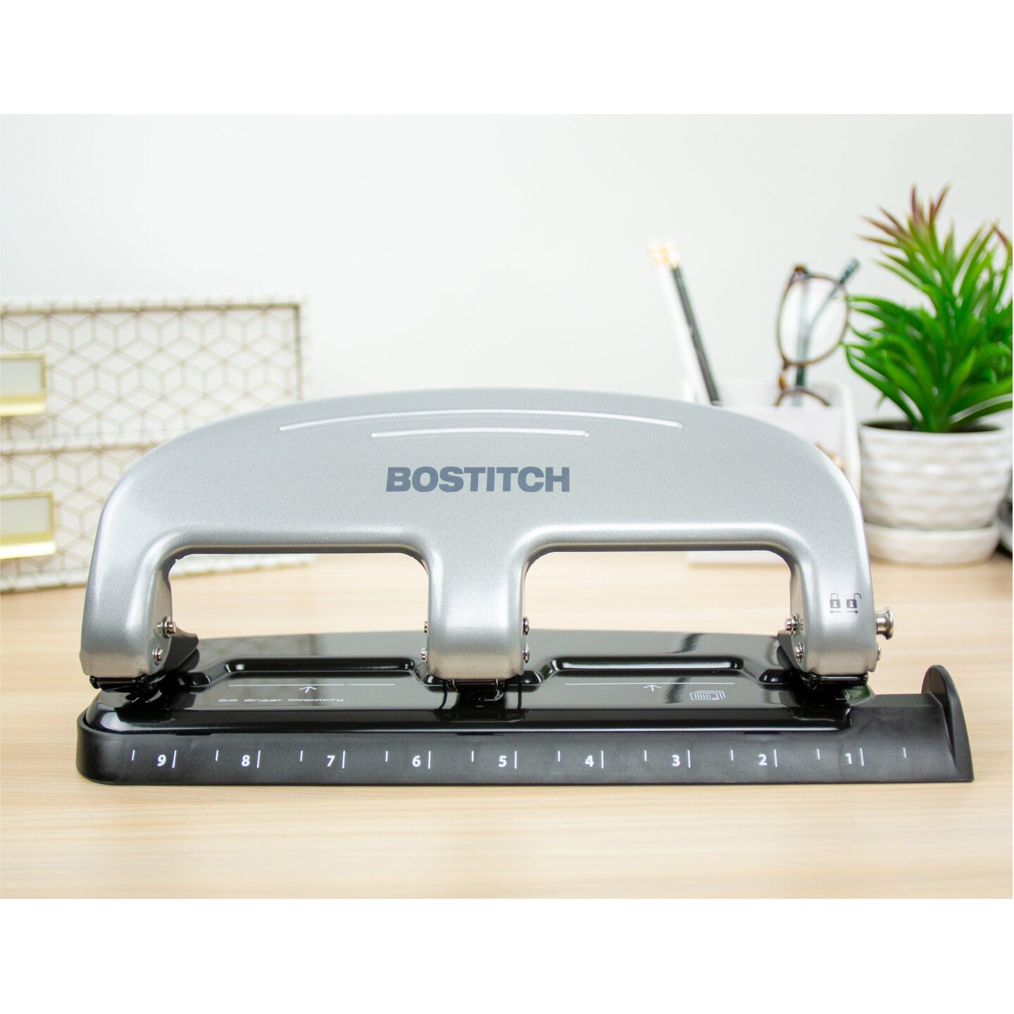 EZ Squeeze&#x2122; 3-Hole Punch, 20 Sheets, Silver/Black
