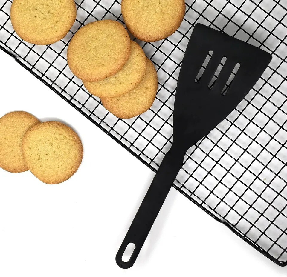 Norpro Heat Resistant Nylon Stir-Fry Spatula with Non-Skid Handle, Black