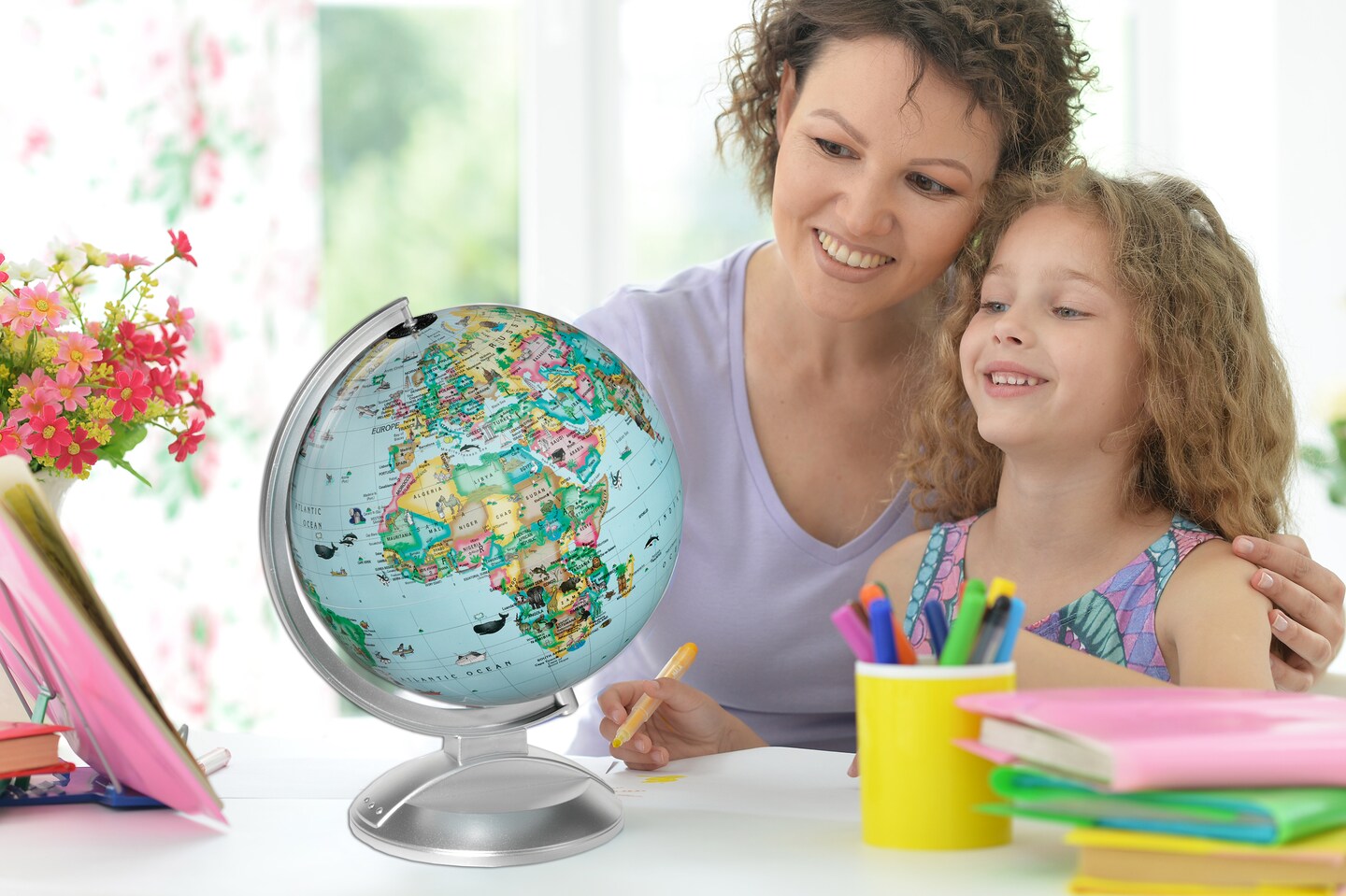 Globe 4 Kids 10" Diameter Illuminated Globe with Augmented Reality