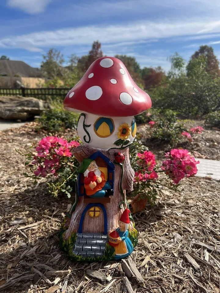 Mushroom Home Funny Garden Gnome Statue Resin Home Lawn Ornament Sculpture Decor