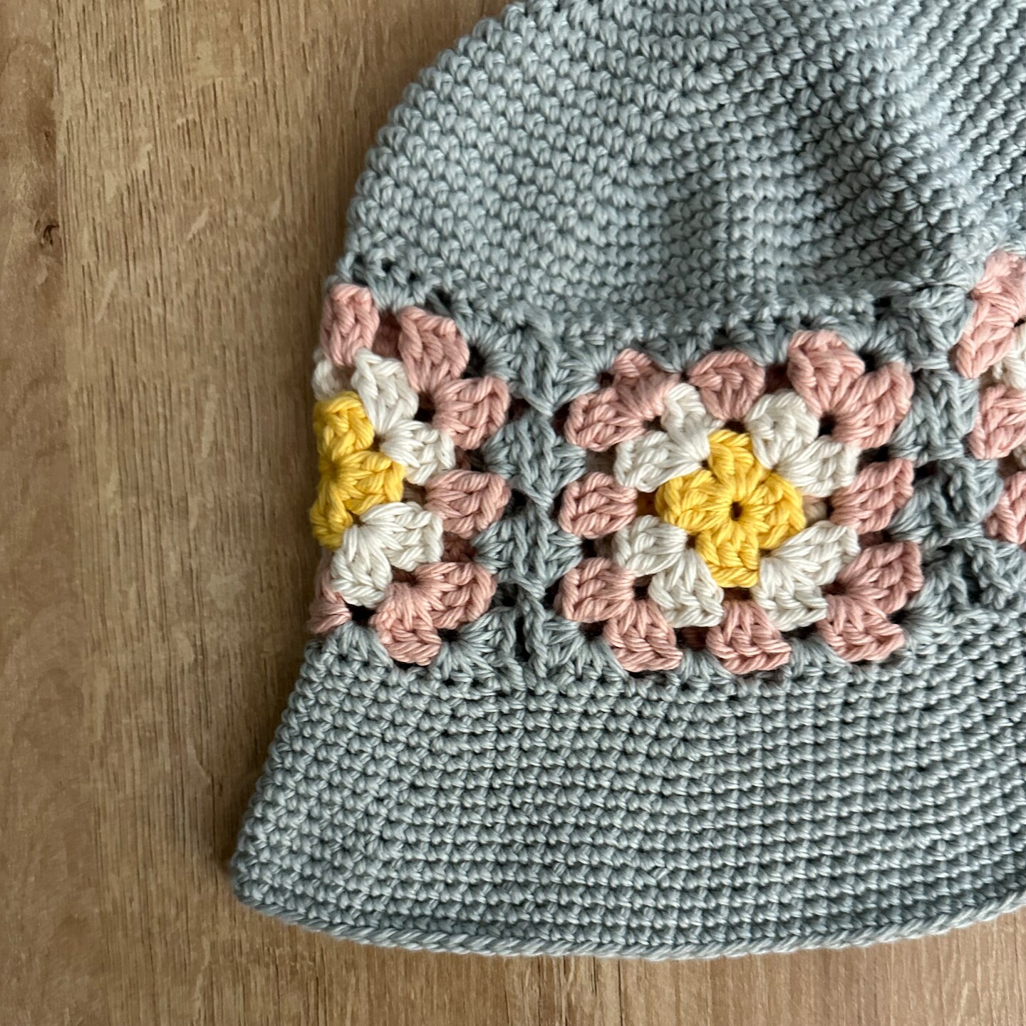 Granny Square Bucket Hat - Crochet Summer Sun Hat - Gray and