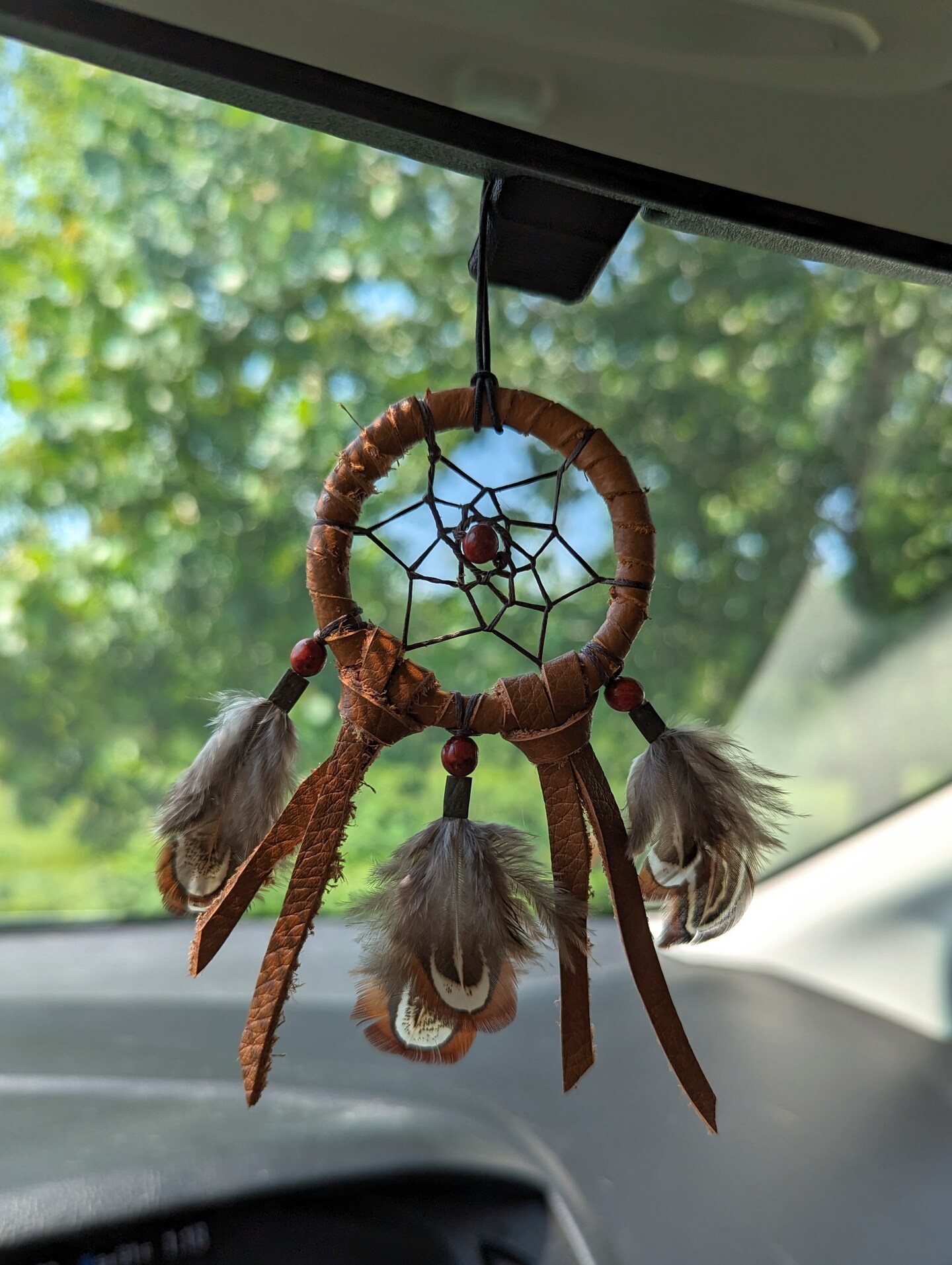 Barrageon Ciondolo Piuma per Auto Dream Catcher Handemade Griglie Posteriore Vista Specchietto Retrovisore Decorazione Camera Casa Appesa Camera