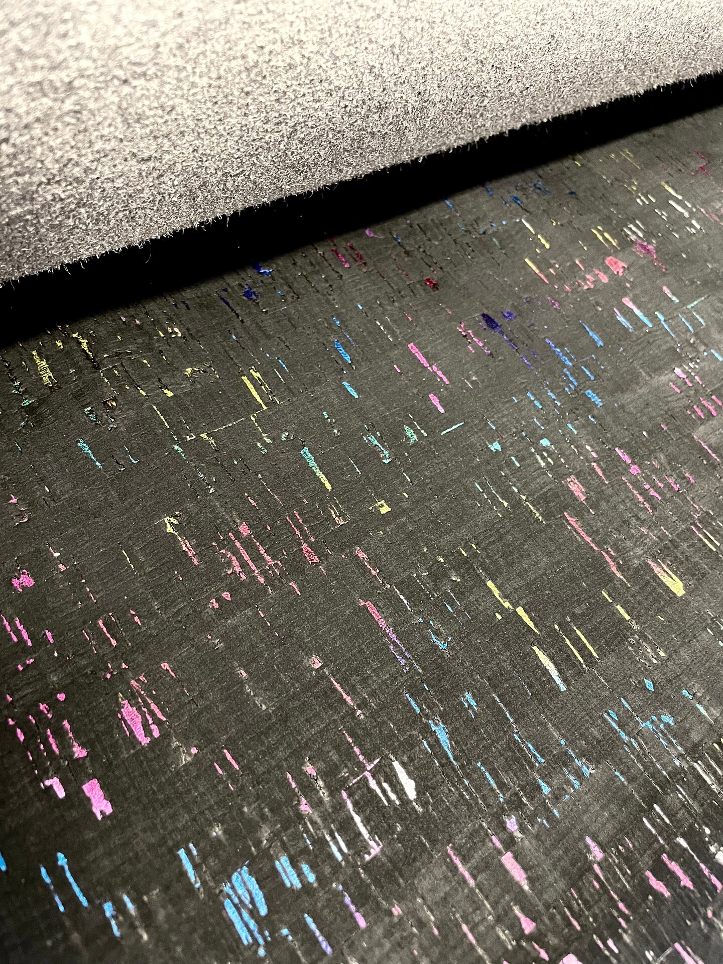 Rainbow Fleck Black Natural Cork