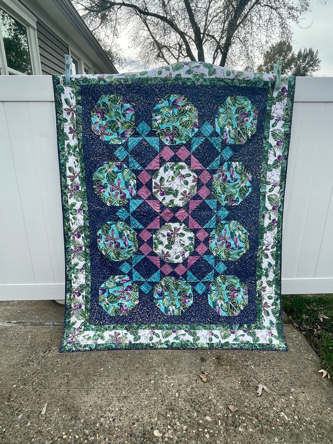 Size of discount lap throw quilt