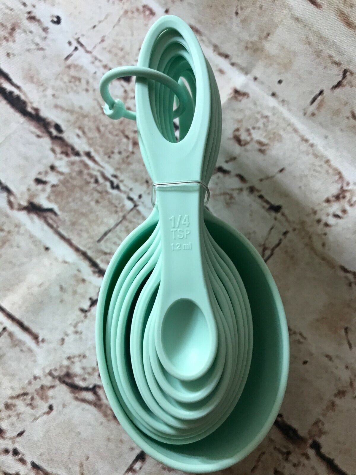 Plastic Oval Measuring Cups and Spoons 9 pcs