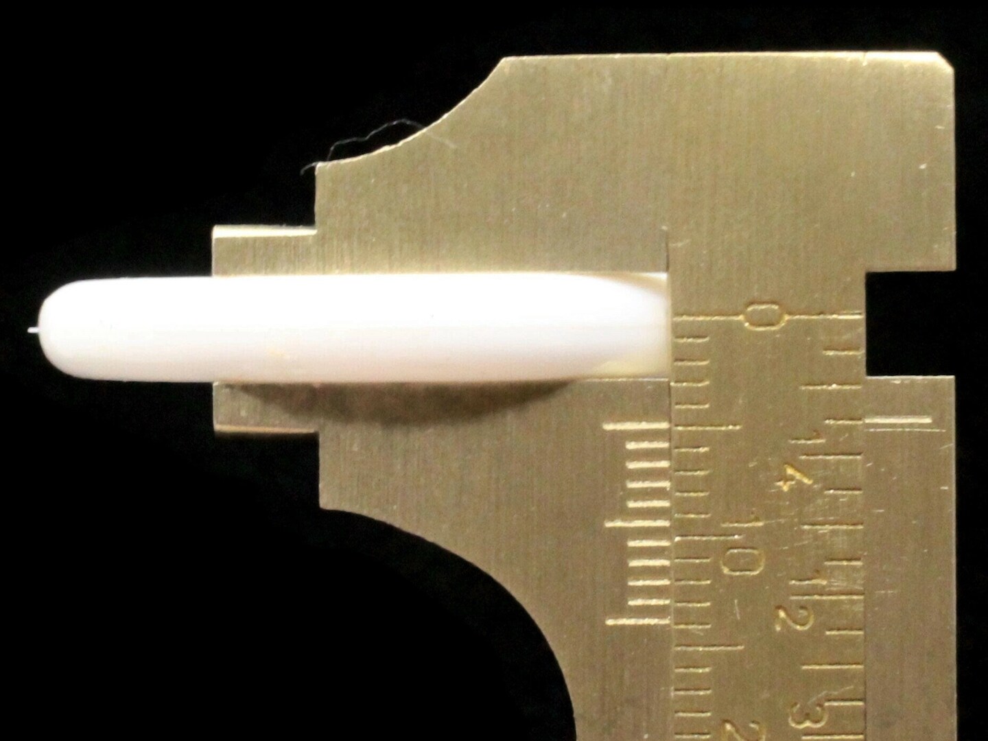 8 38mm White Ring Beads Vintage Plastic Links