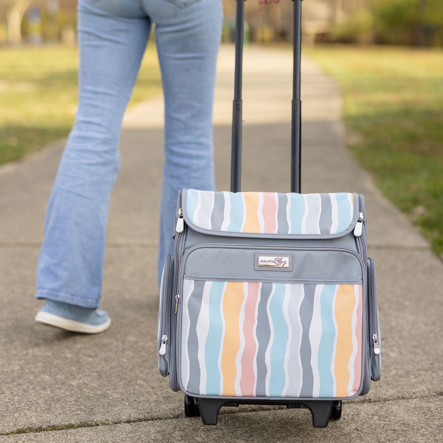 Collapsible Rolling Scrapbook & Featherweight Case, Grey Stripes