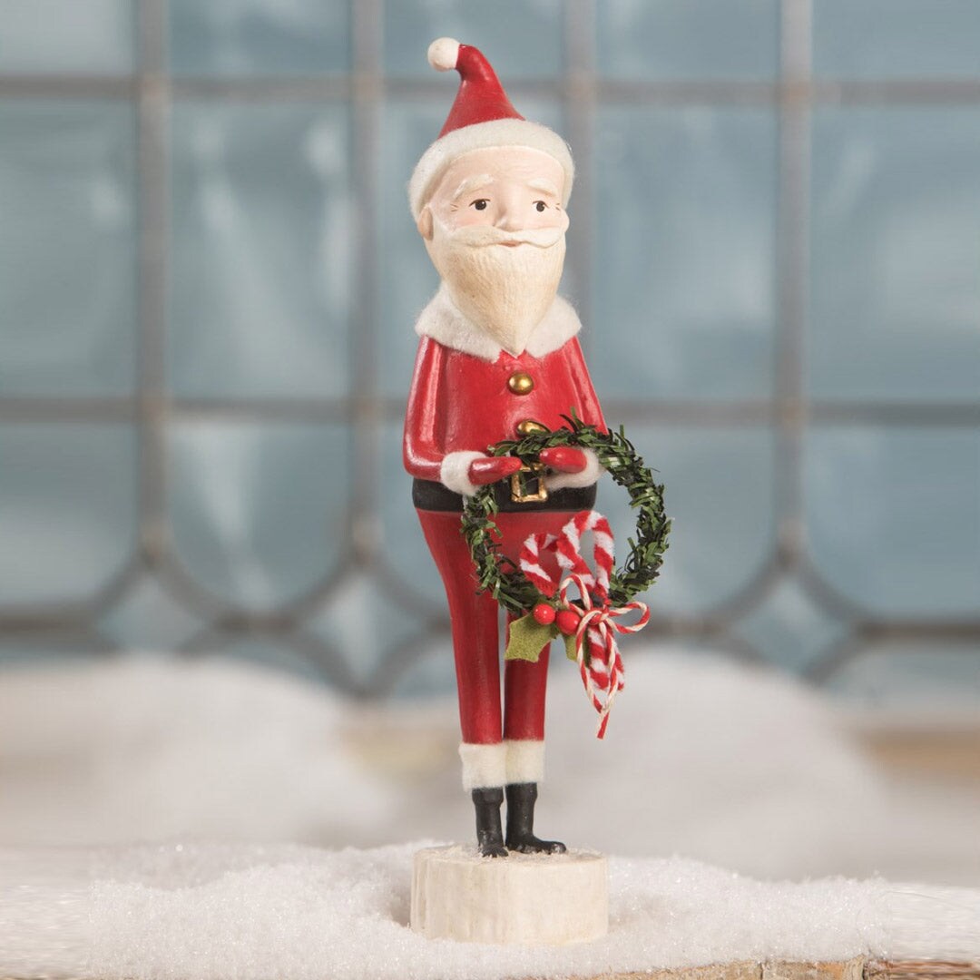 Candy Cane Santa With Wreath 9.25&#x22;