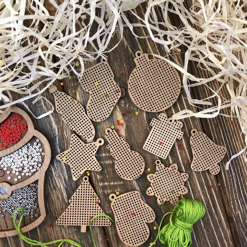 Set of blanks for embroidery on wood