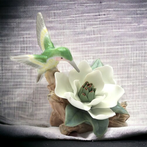 Ceramic Hummingbird with Magnolia Flower Figurine, Home D&#xE9;cor, Gift for Her, Gift for Mom, Kitchen D&#xE9;cor, Birdwatcher Gift, Vintage Decor