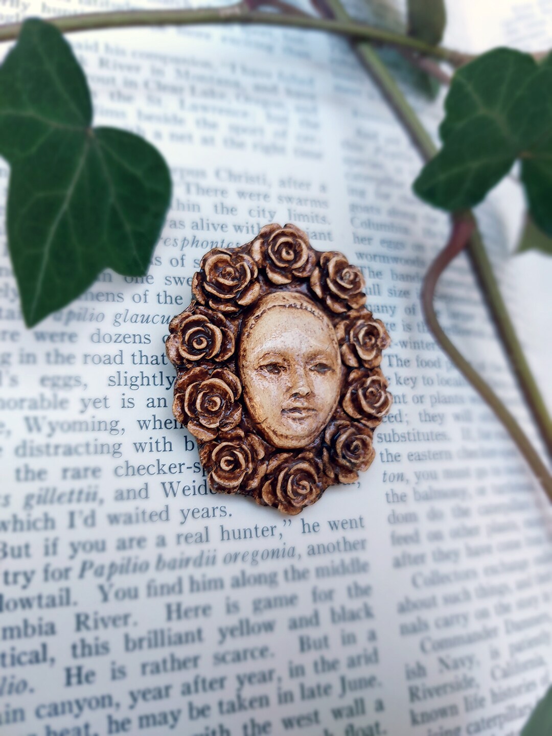 Face with Roses Brooch Handmade Lapel Pin Clay Dark Academia Art Cosplay Accessory OOAK - Spec II by ZeroArtefacts