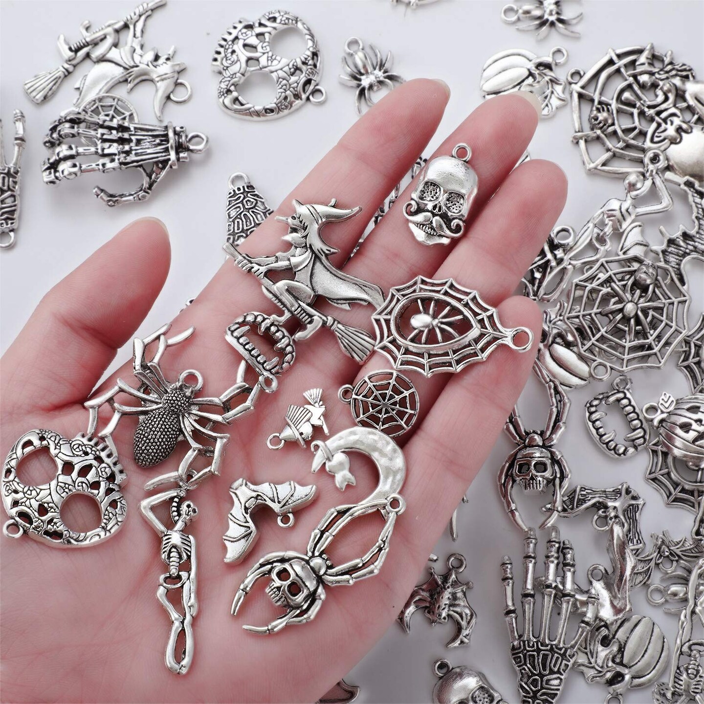 Hicarer 80 Pieces Halloween Charms Pendants Antique Silver Pendants Halloween Jewelry Making Accessory for DIY Necklace Bracelet