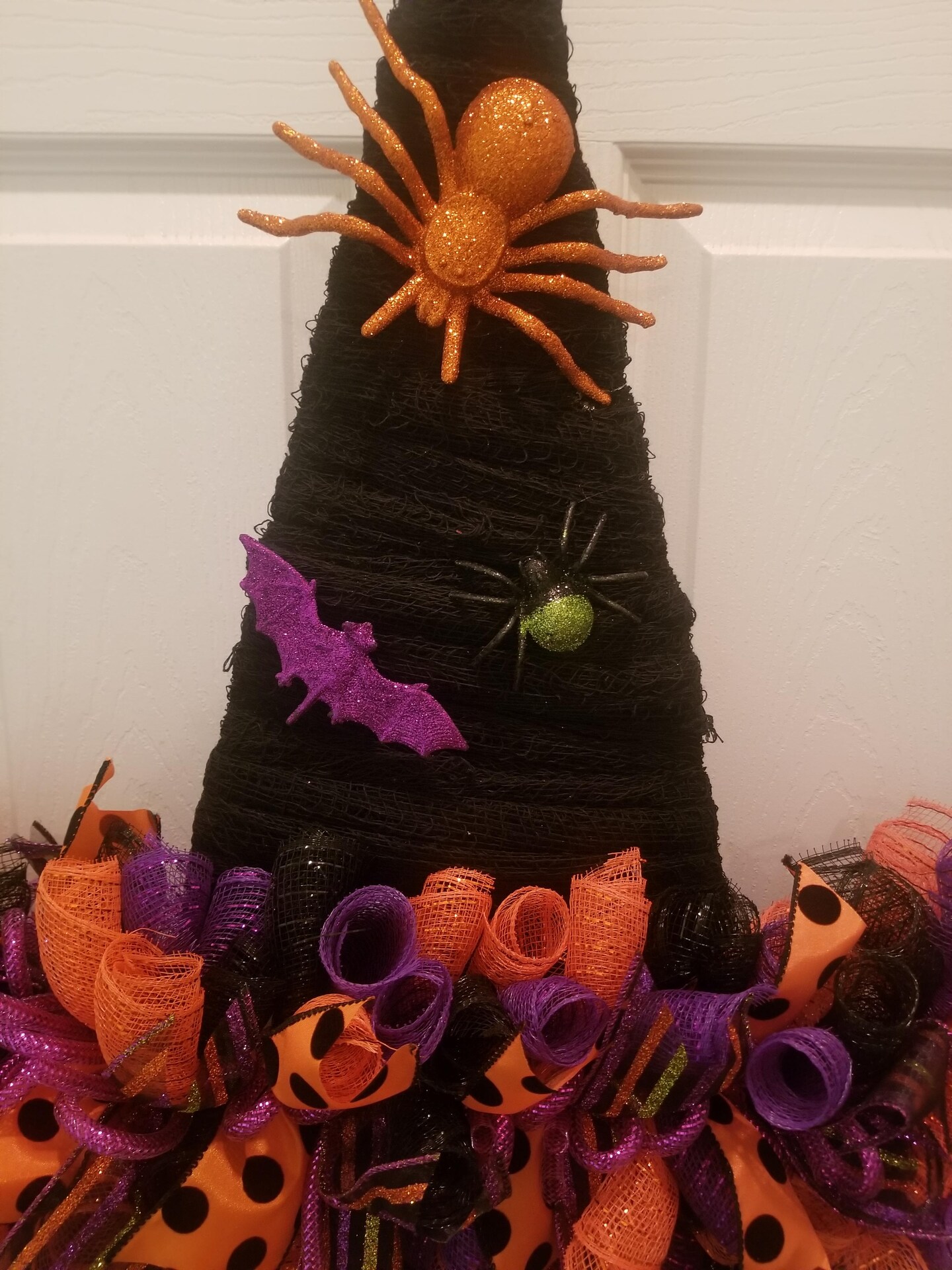 Witch Wreath-Witch Hat Wreath-Halloween Wreath-Witch Hat/Legs-Halloween Front Door outlet Hanger-Spooky Decor-Fall Wreath-Spooky Witch