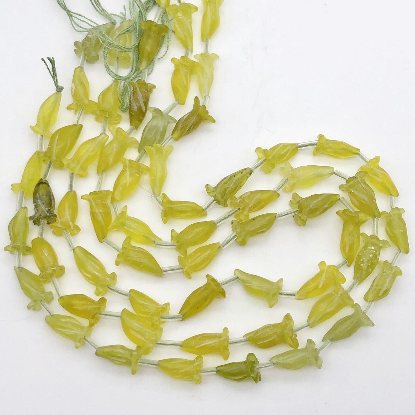 Kitcheniva Lovely Carved Serpentine Jade Trumpet Flower Beads 2 Pcs