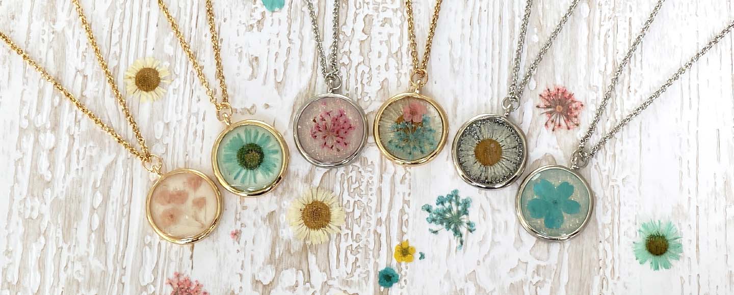 Resin art Amazing 10 styles of pendant jewelry Essence compilation - YouTube