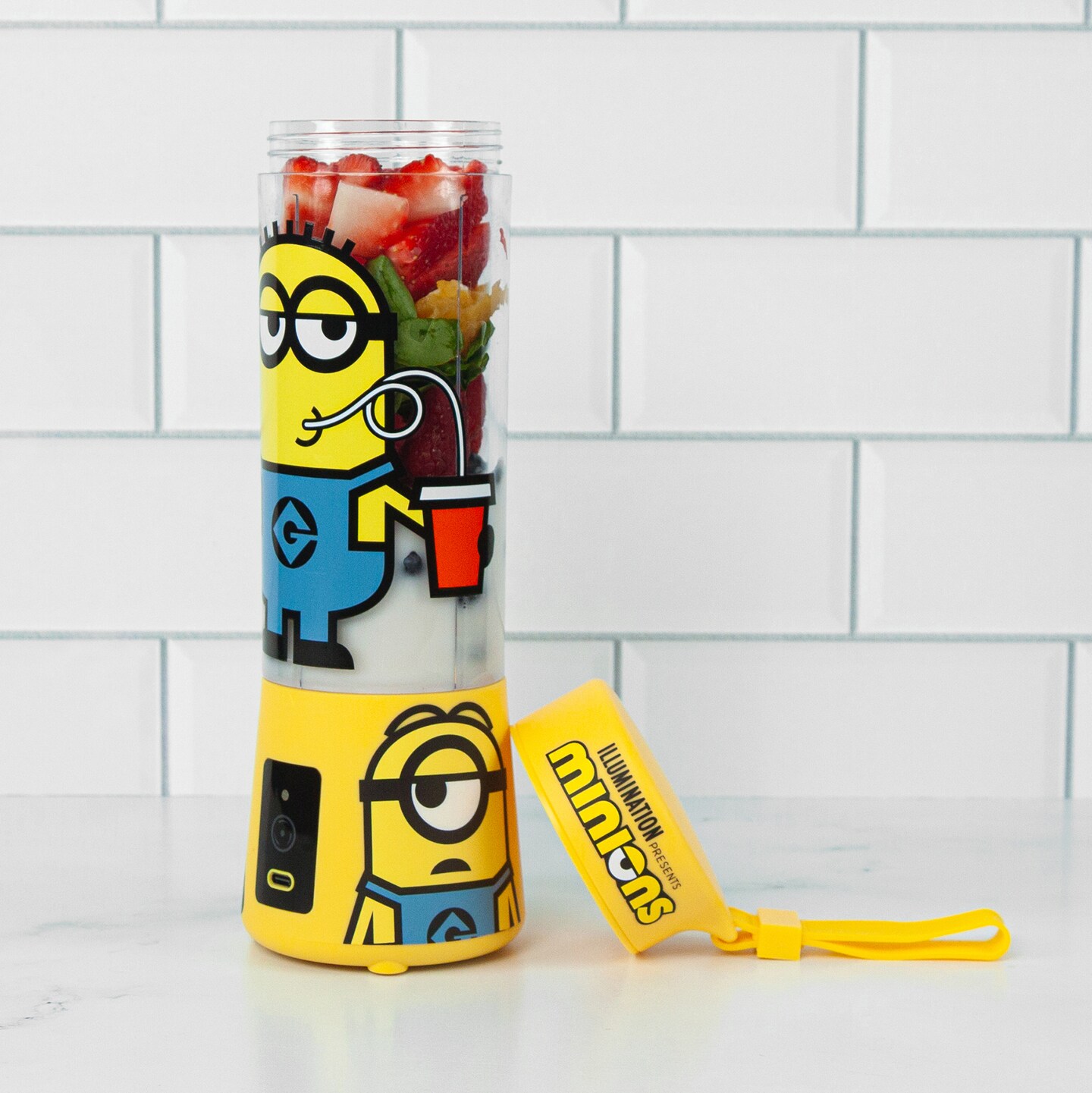 Uncanny Brands Minions USB-Rechargeable Portable Blender