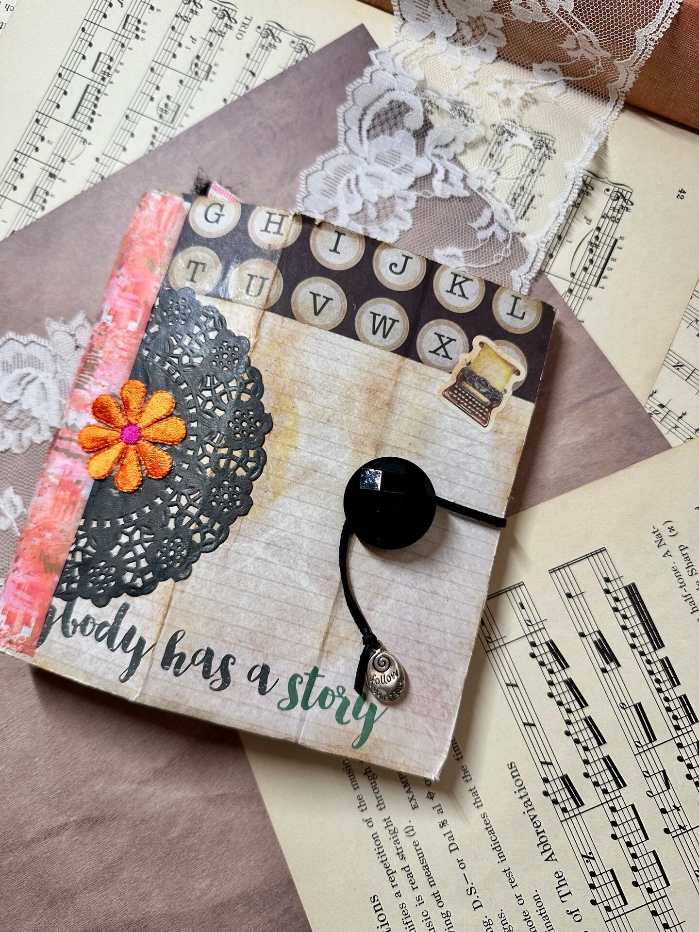 Junk Journal - creative way to combine scrapbooking and journaling