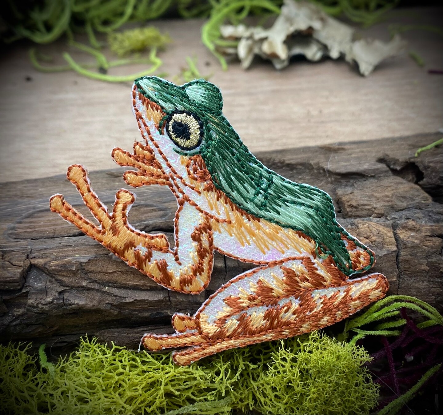 Green Shimmery Frog, Facing Left, Embroidered Iron-on Patch