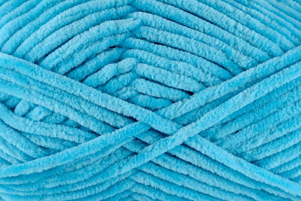 Bella Chenille by Universal Yarn - #105 Ocean - 100% polyester super bulky yarn
